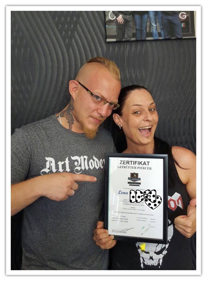 Seminarteilnehmerin und Ben Lucht - Piercing und Bodymodification Ausbildung / Seminar / Kurs /Lehrgang / Weiterbildung #modsbyben piercen-lernen.de